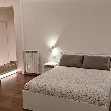 Lilia Charming Rome